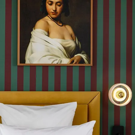 Louis Ii 4*